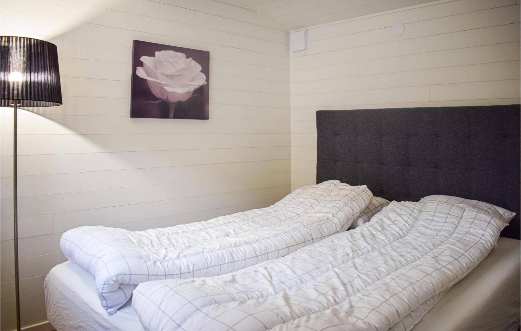 Gorgeous Home In Borgholm With Wifi Екстер'єр фото